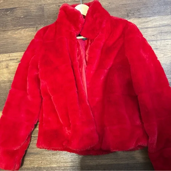 Galentines fur statement piece feminine fur coat - Picture 1 of 4